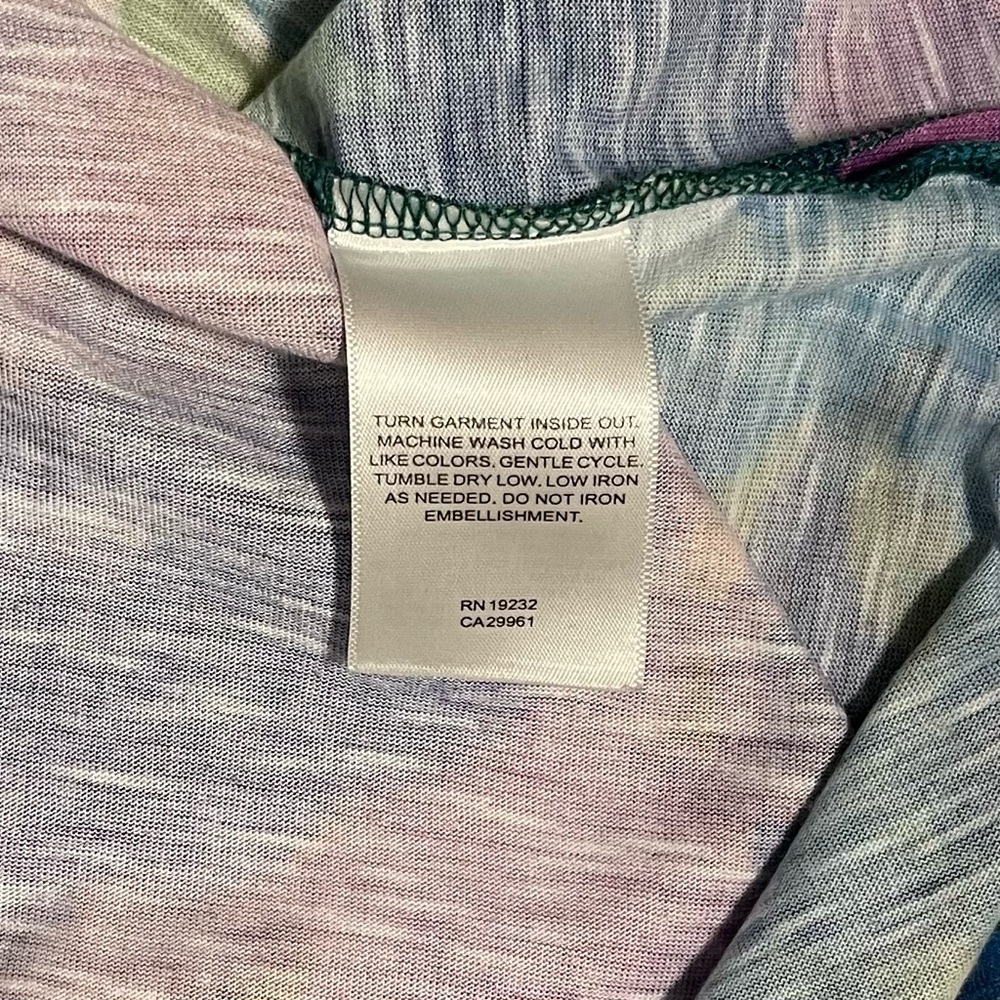Alfred Dunner Floral Top - 3/4 Sleeves & Embellished Scoop Neck - Size Large - Picture 6 of 7